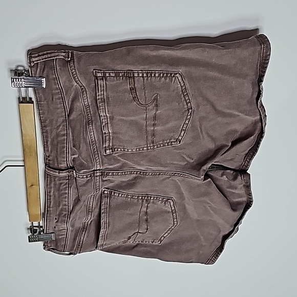 American Eagle super stretch size 10 mid rise jean shorts - Picture 3 of 8